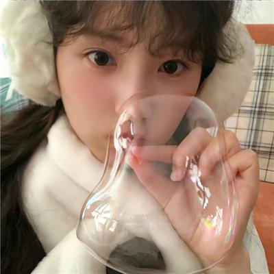 蓝眼睛波利